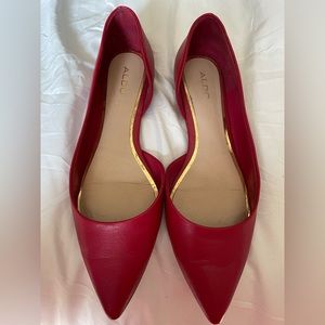 Red pointed flats